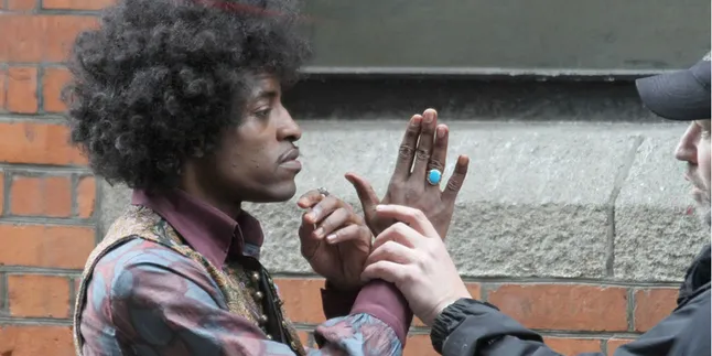 Biografi Jimi Hendrix, 2 Tahun Dalam 2 Jam