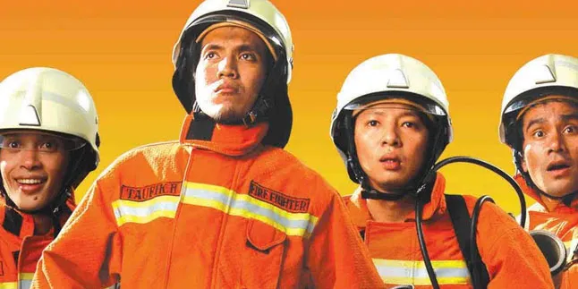 Bioskop Keliling OJK Nonton Film dan Pertandingan Bola di Cilegon