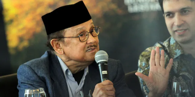 BJ Habibie Bawa HABIBIE & AINUN ke Harvard BJ Habibie Bawa HABIBIE & AINUN ke Harvard