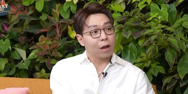 Blak-Blakan di Podcast Densu, dr. Richard Lee Klarifikasi Izin Praktek dan Gelar PhD yang Dipertanyakan Doktif Blak-Blakan di Podcast Densu, dr. Richard Lee Klarifikasi Izin Praktek dan Gelar PhD yang Dipertanyakan Doktif