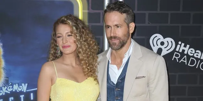 Blake Lively Hamil Anak Ketiga, Pamer Baby Bump di Premier Film Ryan Reynolds