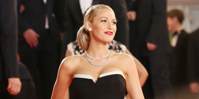 Blake Lively Tinggalkan Rambut Blonde Demi Peran di 'THE RYTHM SECTION'