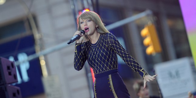 'Blank Space' Meledak, Taylor Swift Patahkan Rekor Separuh Abad