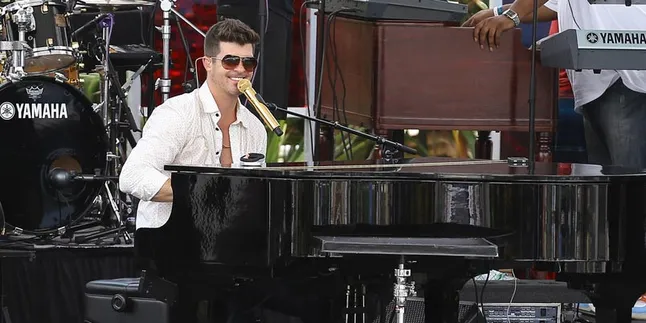 'Blurred Lines' Banyak Dicekal, Robin Thicke Pasrah