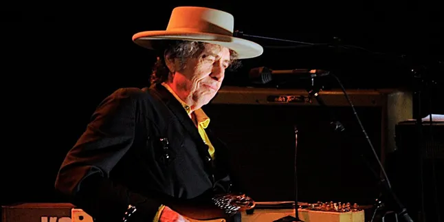 Bob Dylan Jadi Musisi Pertama Yang Raih Nobel Kesusatraan