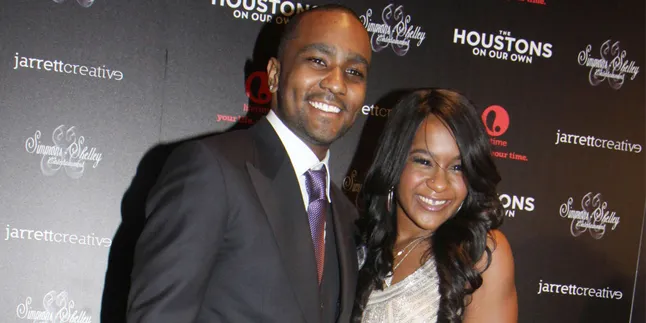 Bobbi Kristina Brown Meninggal Karena Diracuni Pacarnya Sendiri? Bobbi Kristina Brown Meninggal Karena Diracuni Pacarnya Sendiri?