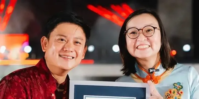 Bobon Santoso Achieves Guinness World Records, Serves the Most Lontong Cap Go Meh