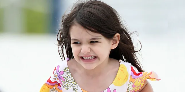Bocah Ini Bikin Suri Cruise 'Kabur' Dari Ibunya Bocah Ini Bikin Suri Cruise 'Kabur' Dari Ibunya