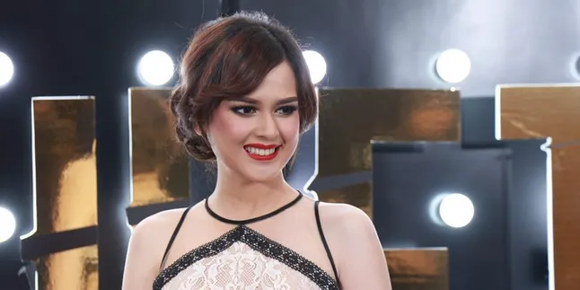 Bom Surabaya, Cut Meyriska Sarankan Masyarakat Tak Keluar Rumah Bom Surabaya, Cut Meyriska Sarankan Masyarakat Tak Keluar Rumah