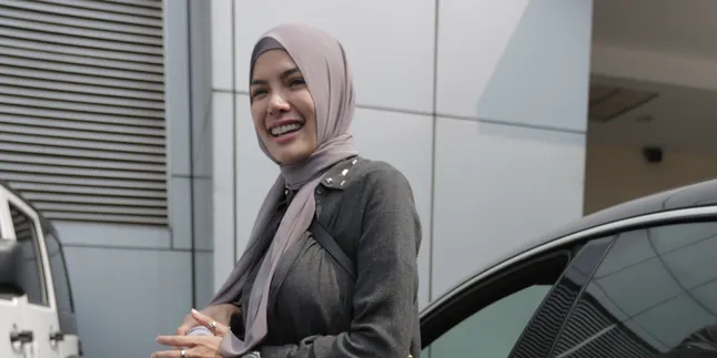 Bongkar Aib Dipo Latief, Warganet Sayangkan Keputusan Berhijab Nikita Mirzani