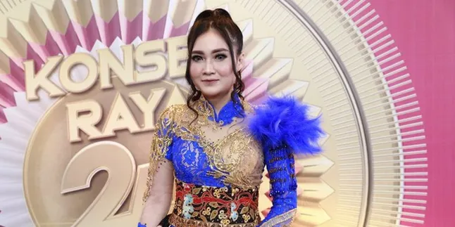 Bongkar Isi Tas Nella Kharisma, Selalu Bawa Sekotak Jepit Lidi Seharga Rp16 Ribu