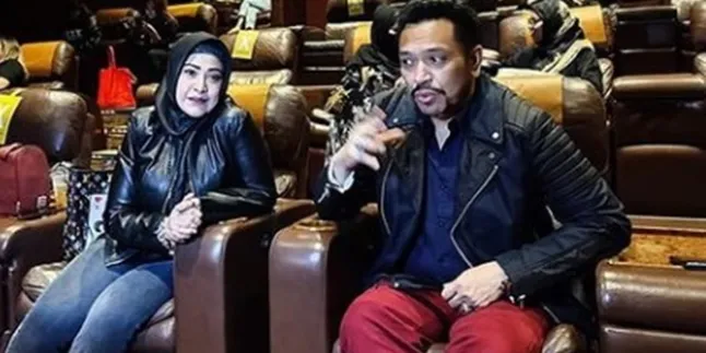 Booking 2 Bioskop, Neng Wirdha Ajak Suami dan Keluarga Nonton VIDKILL Booking 2 Bioskop, Neng Wirdha Ajak Suami dan Keluarga Nonton VIDKILL