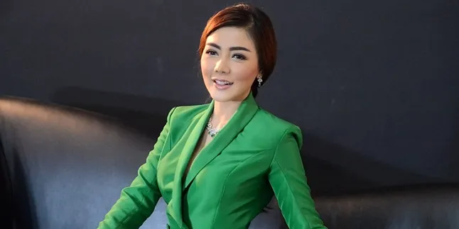 Borong Sepatu Mewah, Bella Shofie Habiskan Budget Puluhan Juta Borong Sepatu Mewah, Bella Shofie Habiskan Budget Puluhan Juta