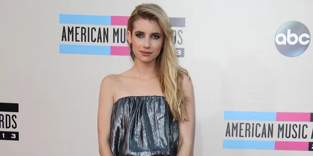 Bosan Blonde, Emma Roberts Ubah Warna Rambutnya