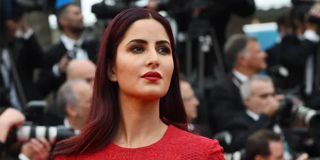 Bosan Ditanya Soal Nikah, Katrina Kaif Tegaskan Dirinya Single Bosan Ditanya Soal Nikah, Katrina Kaif Tegaskan Dirinya Single