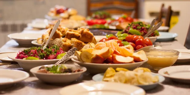 Bosan Makan Ketupat & Opor Ayam? Yuk Cobain Kuliner Kekinian Ini untuk Silaturahmi Idulfitri Bosan Makan Ketupat & Opor Ayam? Yuk Cobain Kuliner Kekinian Ini untuk Silaturahmi Idulfitri