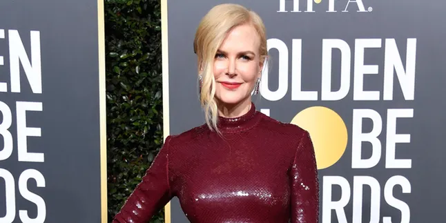 Braless & Berambut Cepak, Penampilan Nicole Kidman Bikin Pangling! Braless & Berambut Cepak, Penampilan Nicole Kidman Bikin Pangling!