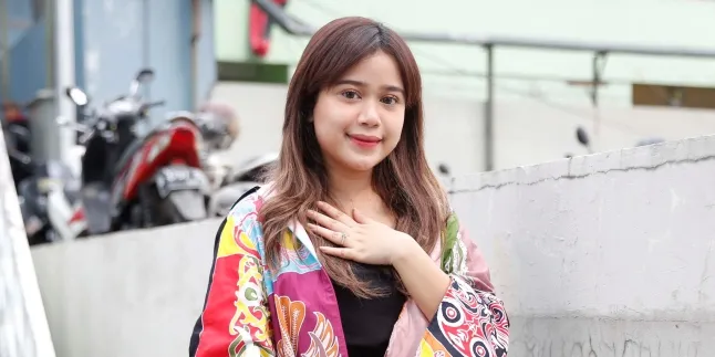 Brisia Jodie Kenang Pengalaman Dibully Sejak Kecil Lewat Podcast K-Talk Palu Brisia Jodie Kenang Pengalaman Dibully Sejak Kecil Lewat Podcast K-Talk Palu