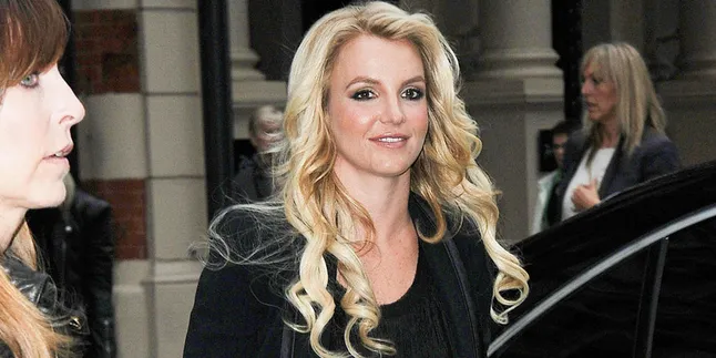 Britney Spears Berambut Merah, Keren Nggak?
