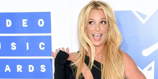 Britney Spears dan Sam Asghari Tertangkap Kamera Lagi, Pacaran? Britney Spears dan Sam Asghari Tertangkap Kamera Lagi, Pacaran?