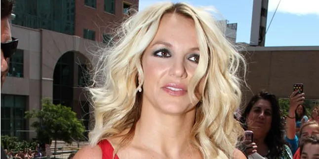 Britney Spears Rayakan Valentine Dengan Pria Misterius
