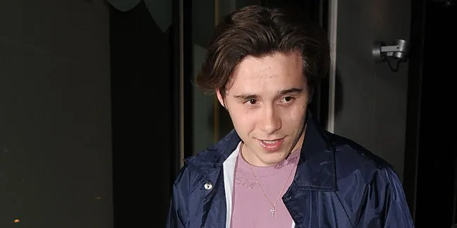 Brooklyn Beckham & Kim Turnbull Lagi-Lagi Berbagi Tawa Ceria Brooklyn Beckham & Kim Turnbull Lagi-Lagi Berbagi Tawa Ceria