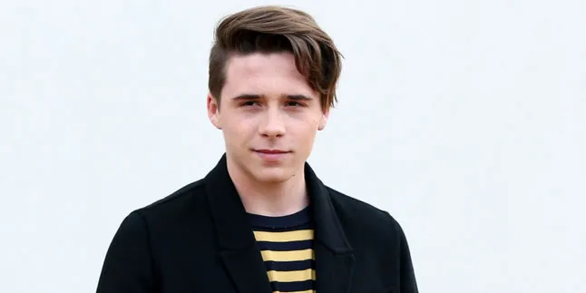 Brooklyn Beckham & Mantannya Hang Out di Paris Bareng Victoria Brooklyn Beckham & Mantannya Hang Out di Paris Bareng Victoria