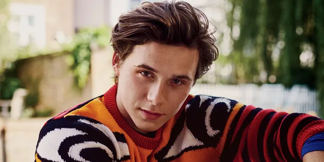 Brooklyn Beckham Dikabarkan Pacari Cewek Lebih Tua 8 Tahun Darinya
