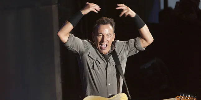 Bruce Springsteen Bawakan 'We Shall Overcome' Untuk Pete Seeger