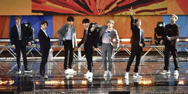 BTS Pertama Kalinya Tampil di Arab Saudi, Langsung Jadi Trending Topic di Twitter! BTS Pertama Kalinya Tampil di Arab Saudi, Langsung Jadi Trending Topic di Twitter!