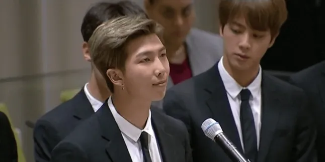 BTS Pidato di Depan Orang Penting Dunia, RM Minta Anak Muda Berani Bicara BTS Pidato di Depan Orang Penting Dunia, RM Minta Anak Muda Berani Bicara
