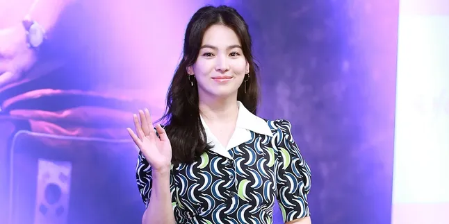 BTS Syuting 'Descendants of the Sun' Song Hye Gyo Sempat Dilukis BTS Syuting 'Descendants of the Sun' Song Hye Gyo Sempat Dilukis