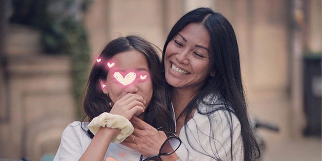 Anggun's Beloved, Kirana Turns Out to be Fluent in Indonesian