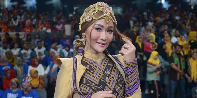 Buat Parcel Lebaran, Inul Daratista Beli Tas Mewah Dari DIOR & Louis Vuitton