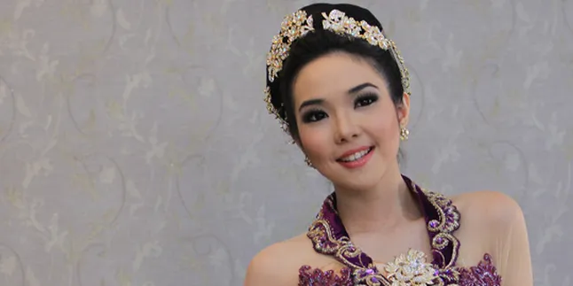 Buka KapanLagi.com® di Smartphone, Gisel Hobi Cari Lirik