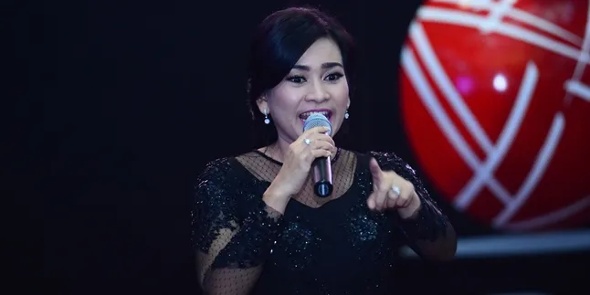 Buka Pintu Untuk Pacar, Ikke Nurjanah Malah Dapat Nyamuk?