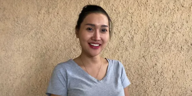 Bukan Artis, Begini Cerita Pertemuan Lucinta Luna dengan Pacar Barunya - Si Bule Italia