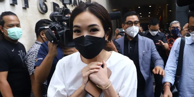 Bukan Bermaksud Norak, Ini Alasan Gisella Anastasia Umumkan Putus Dari Wijin Lewat Postingan Instagram Bukan Bermaksud Norak, Ini Alasan Gisella Anastasia Umumkan Putus Dari Wijin Lewat Postingan Instagram
