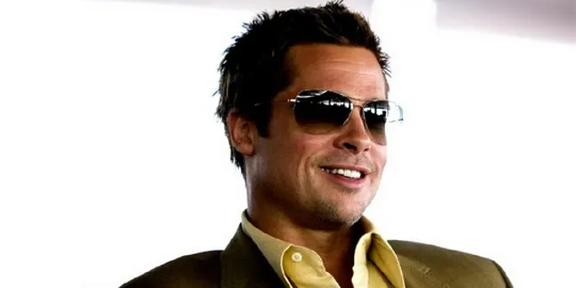 Bukan Bob Marley, Pria Gimbal Itu Brad Pitt!