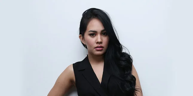 Bukan Erick, Kartika Putri Bakal Prewed Dengan Bule di Eropa? Bukan Erick, Kartika Putri Bakal Prewed Dengan Bule di Eropa?
