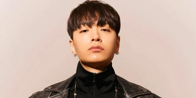 Nggak Cuma Jago Rap, 4 Rapper Korea Selatan Ini Juga Punya Visual yang Nggak Kalah Sama Aktor Korea Nggak Cuma Jago Rap, 4 Rapper Korea Selatan Ini Juga Punya Visual yang Nggak Kalah Sama Aktor Korea