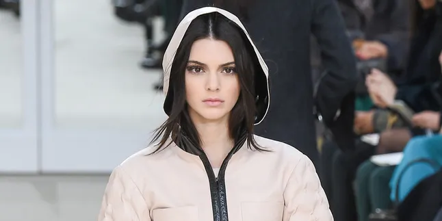 Bukan Harry Styles, Inikah Pacar Baru Kendall Jenner? Bukan Harry Styles, Inikah Pacar Baru Kendall Jenner?