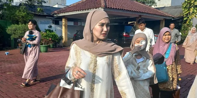 Bukan Jadi Artis, Ternyata Ini Cita-cita Ayu Ting Ting Sebelum Terkenal Sebagai Penyanyi