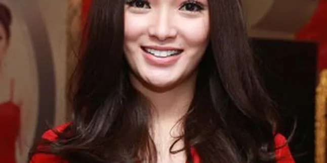 Bukan Koleksi, Ini Alasan Zaskia Gotik Beli Barang Branded Mahal