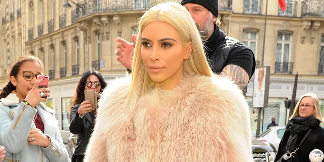Bukan Madonna, Kim Kardashian Jadi Plagiat Penyanyi Seksi Ini! Bukan Madonna, Kim Kardashian Jadi Plagiat Penyanyi Seksi Ini!