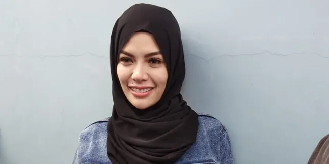 Bukan Pendendam, Nikita Mirzani Akan Maafkan Dipo Latief Jika Mengaku Salah Bukan Pendendam, Nikita Mirzani Akan Maafkan Dipo Latief Jika Mengaku Salah