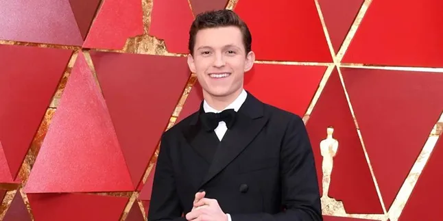 Bukan Pertama Kalinya, Tom Holland Kali Ini Bocorkan Judul Sekuel Film 'SPIDERMAN'? Bukan Pertama Kalinya, Tom Holland Kali Ini Bocorkan Judul Sekuel Film 'SPIDERMAN'?