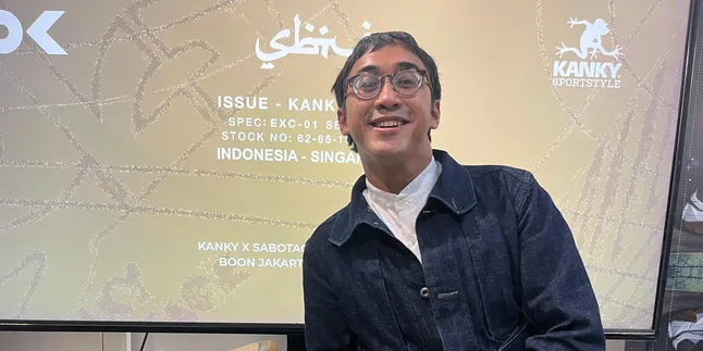 Bukan Sekadar Gaya, Ini Alasan Dimas Danang Selalu Perhatikan Warna Saat Beli Sepatu Lokal Bukan Sekadar Gaya, Ini Alasan Dimas Danang Selalu Perhatikan Warna Saat Beli Sepatu Lokal