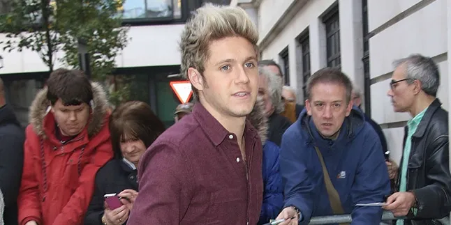 Bukan Selena Gomez, Niall Horan Pacaran Sama Janda Beranak Satu?