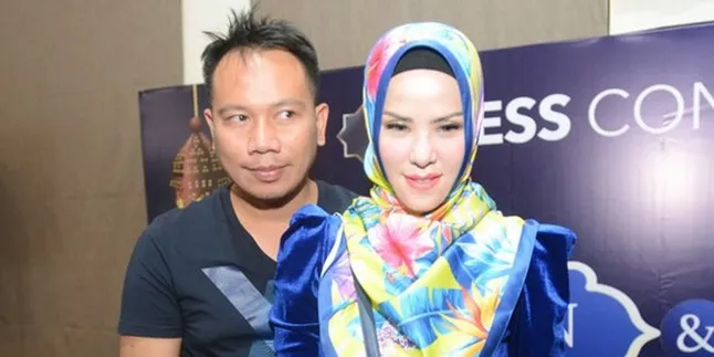 Bukan Soal Mantan, Vicky Prasetyo Nangis Karena Perasaannya Buat Angel Lelga